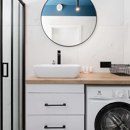Apartament Fahrenheit In By Renters *