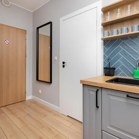 Fahrenheit In By Renters Apartament *